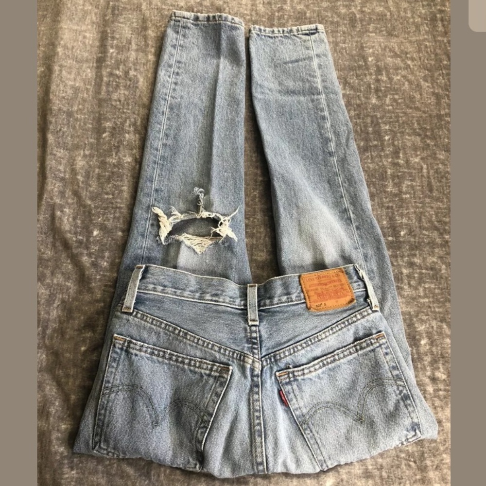 Levis Women’s Distressed 501 Skinny Jeans 26 X 25
